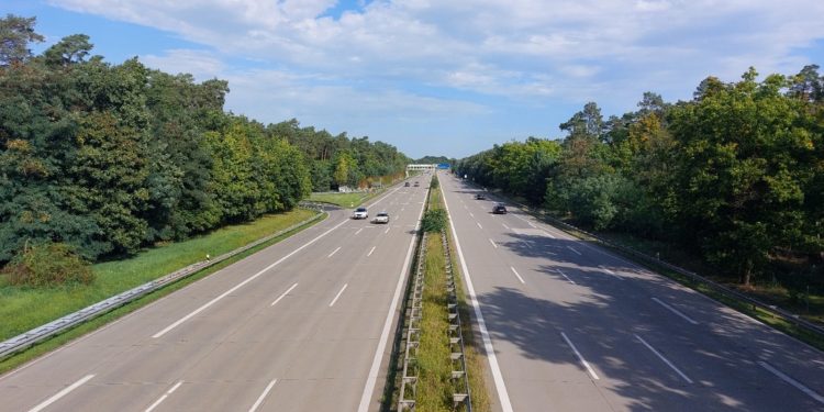 Autobahn: Οι κανόνες που πρέπει να γνωρίζουν οι οδηγοί