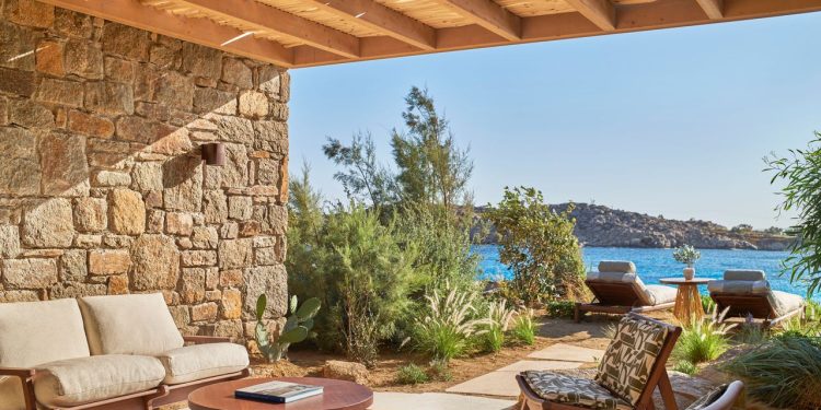 Το Fouquet’s Mykonos επενδύει στην ήσυχη πλευρά του νησιού