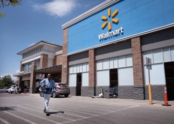 Walmart και Target μετρούν τις αντοχές των καταναλωτών